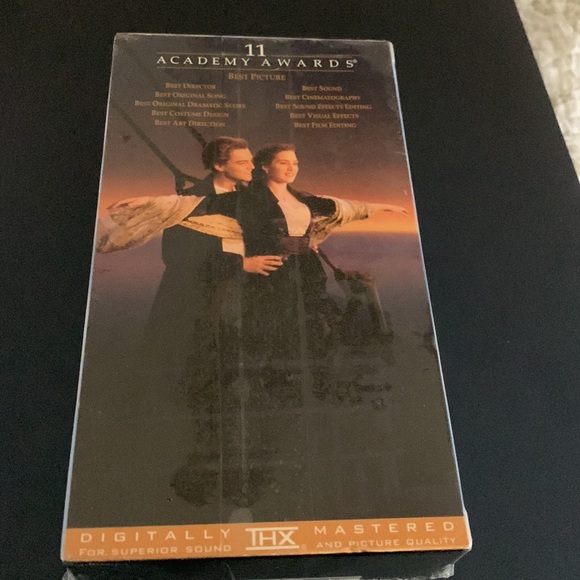 TITANIC VHS BOX SET - Picture 2 of 3